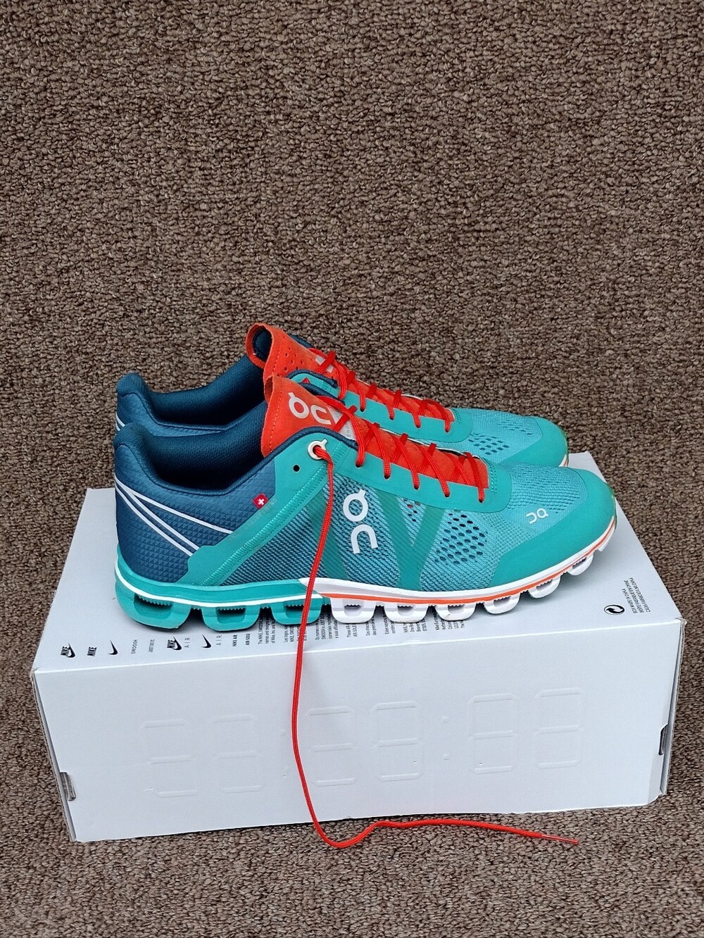 On Cloud Running Women's Shoes Size 9 Teal Green Red